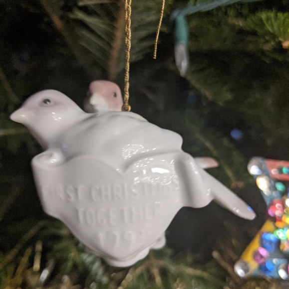 Lladro Vintage 1993 First Christmas Together - Picture 3 of 5